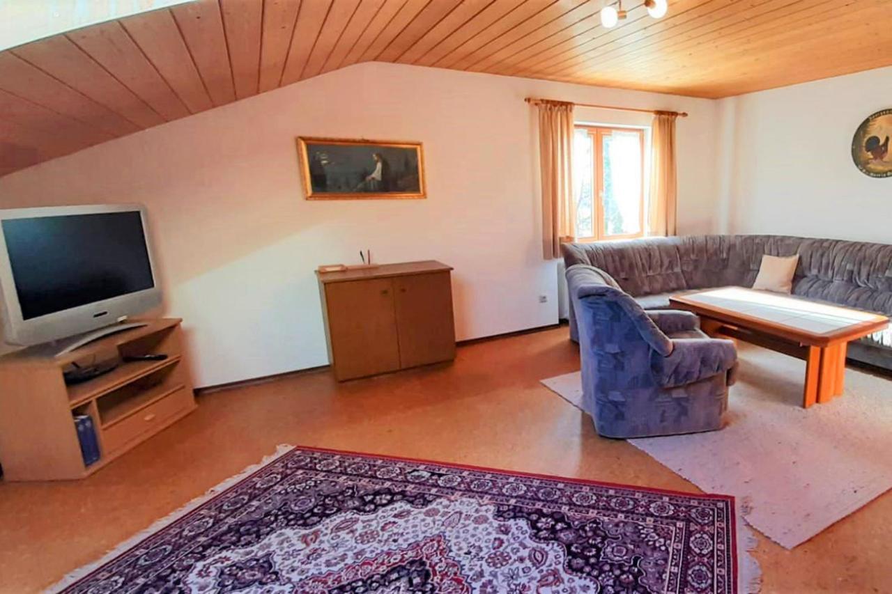 Ferienwohnung Schaeffer อัสเชา อิม คีมเกา ภายนอก รูปภาพ